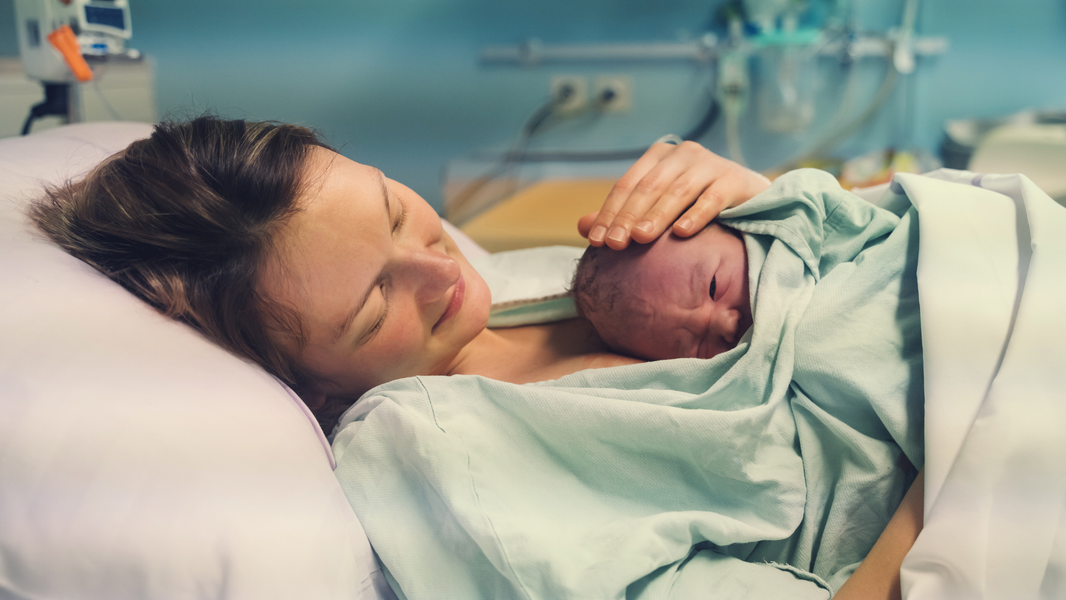 Bebé recién nacido - guía de los primeros 30 días tras el nacimiento Babybelegal